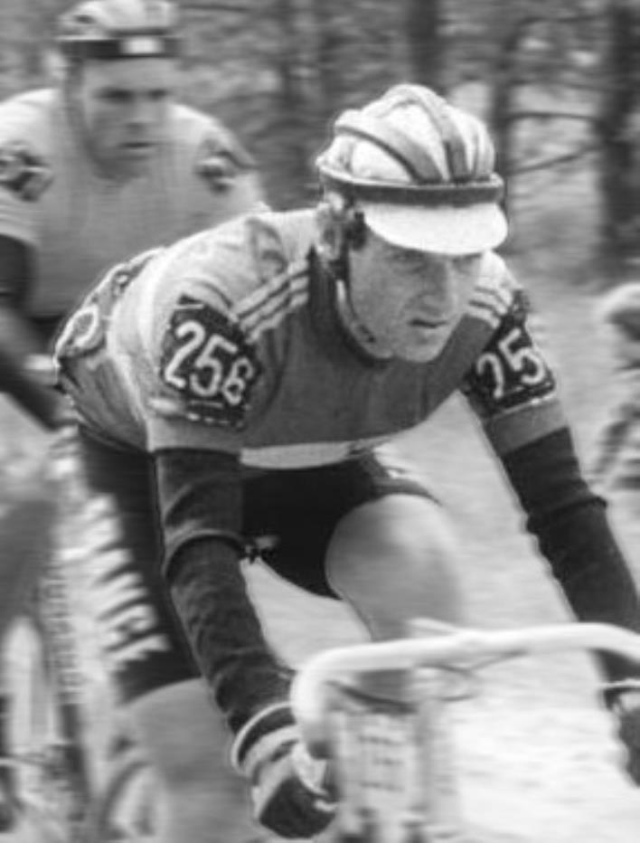 Pascal Lance en casque de cuir