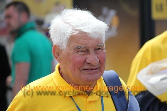 Raymond Poulidor porte enfin le maillot jaune