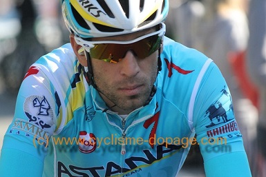 Pellizotti and Nibali deny working with Ferrari